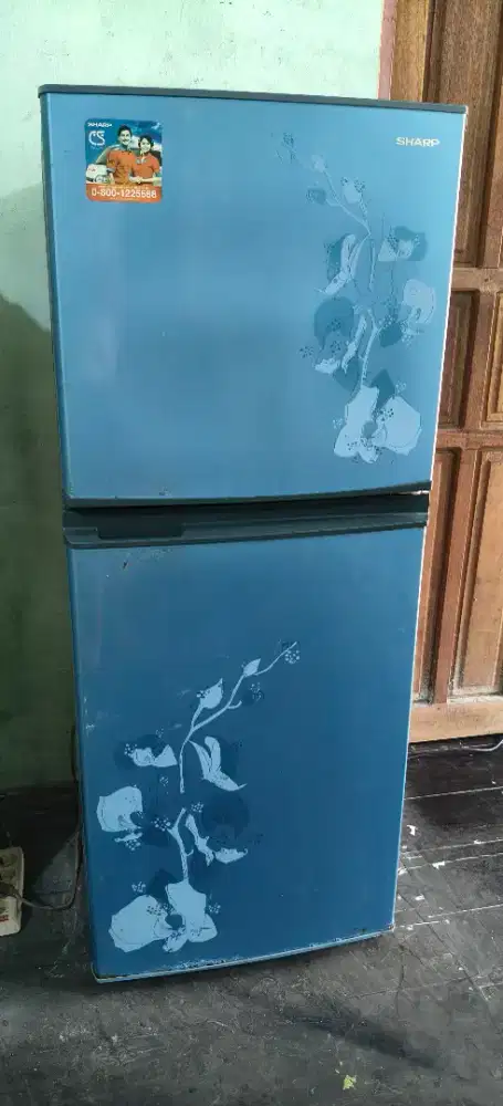 Kulkas 2 pintu sharp kirei nominus