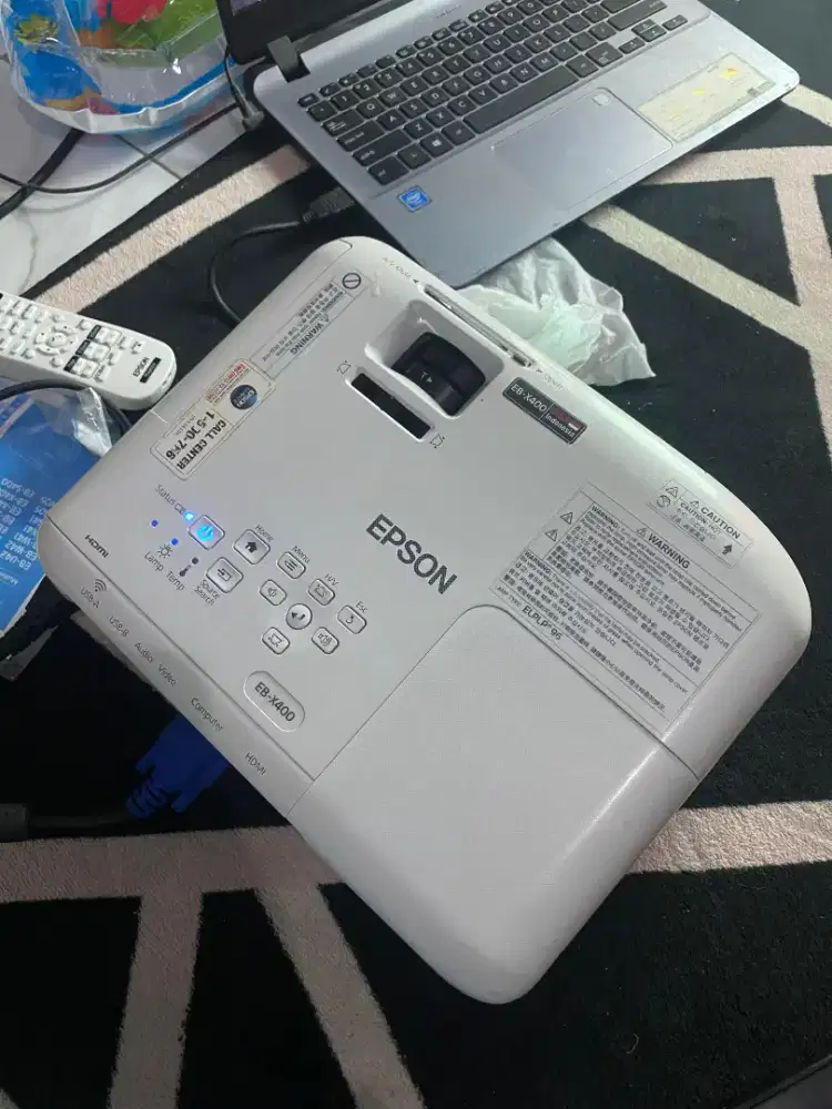 Proyektor epson eb-x400 (3300)