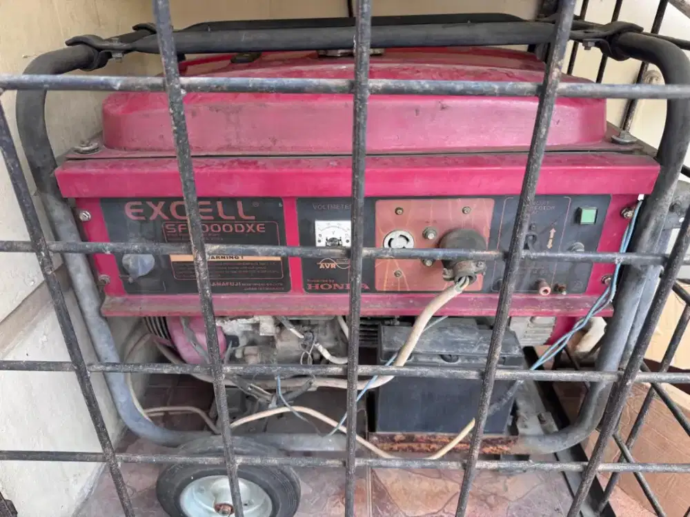 Menerima AC dan genset rusak bekas