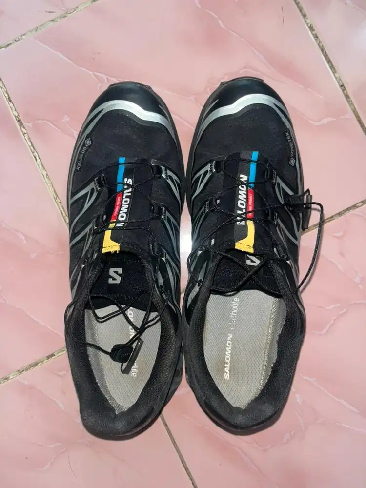 SEPATU HIKING / CASUAL