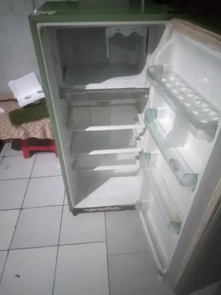 Kulkas polytron 1 pintu