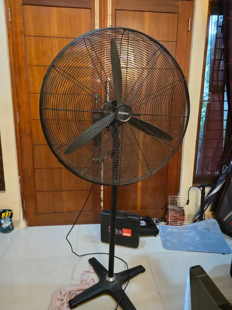 Kipas Angin Tumpu