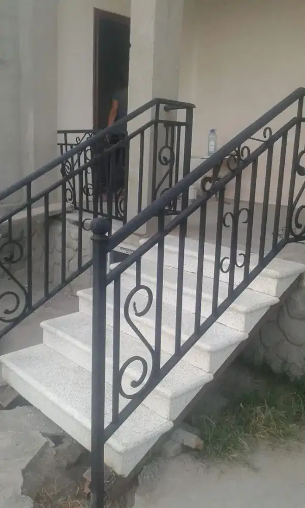 reling tangga besi holo galvanis anti rayap anti karat