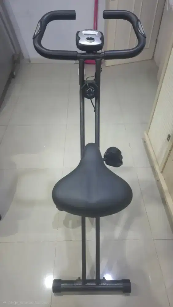 DIJUAL SEPEDA STATIS BERWYN