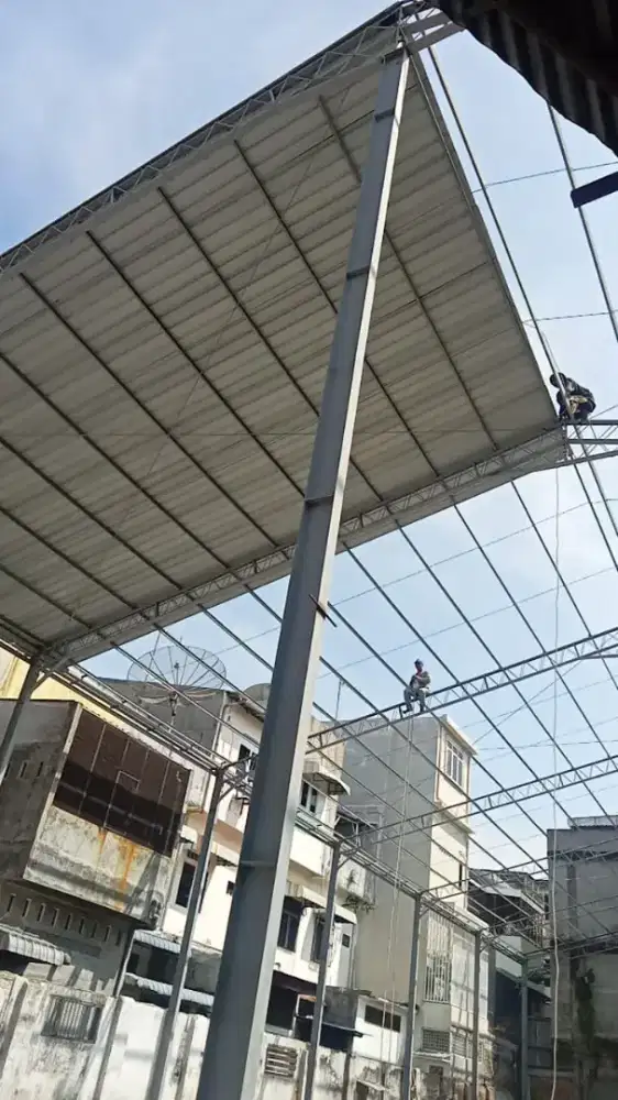 Kanopi kontruksi baja