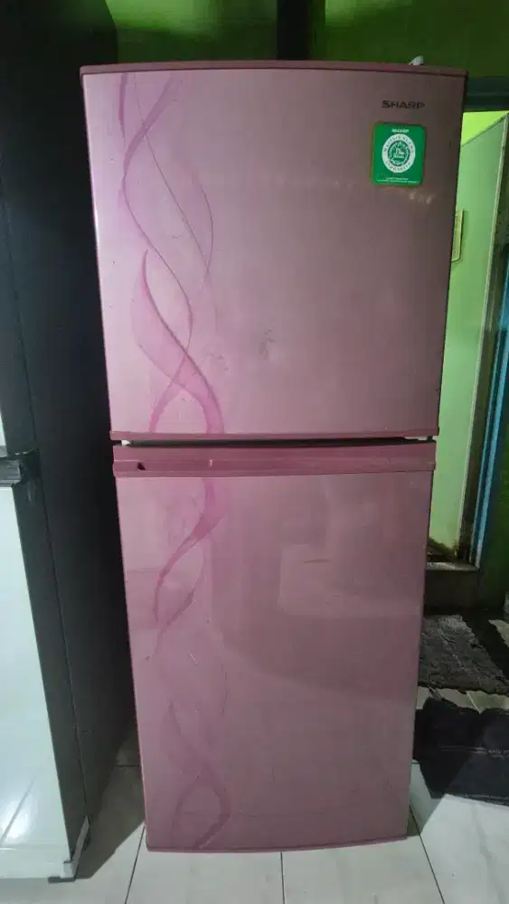 Kulkas bekas merek SHARP