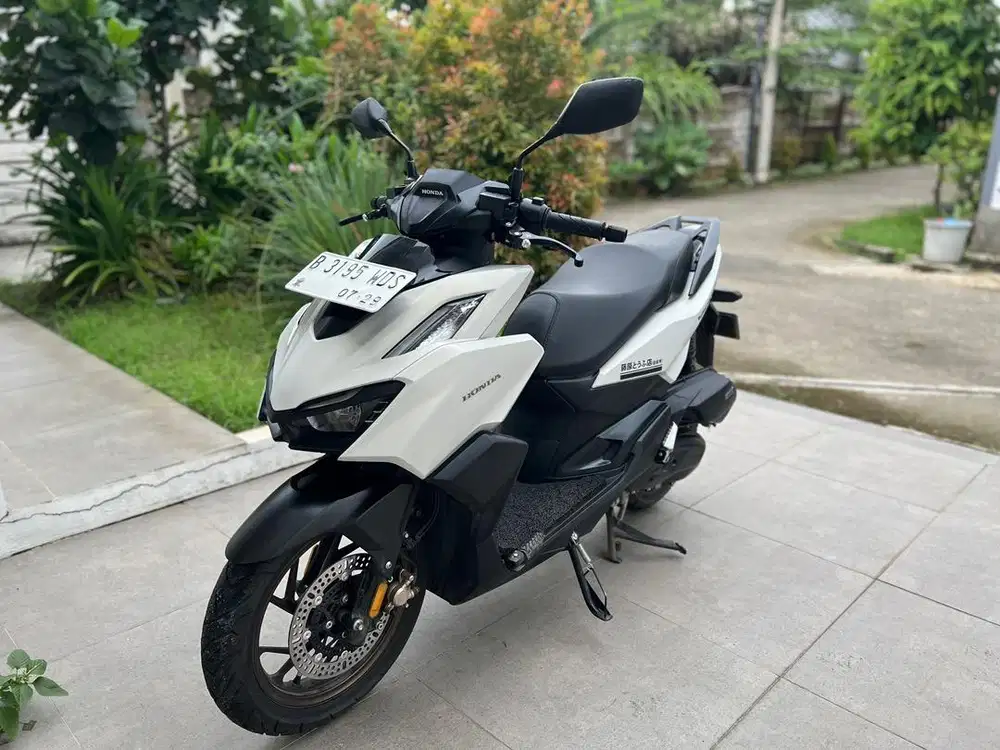 HONDA VARIO 160 ABS MATTE WHITE