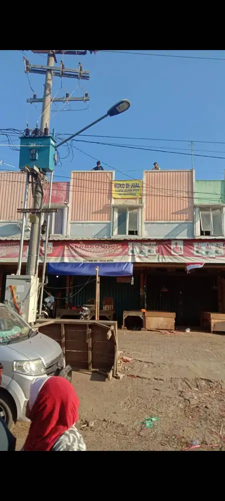 Ruko 2 lantai Pasar Nuban, Metro