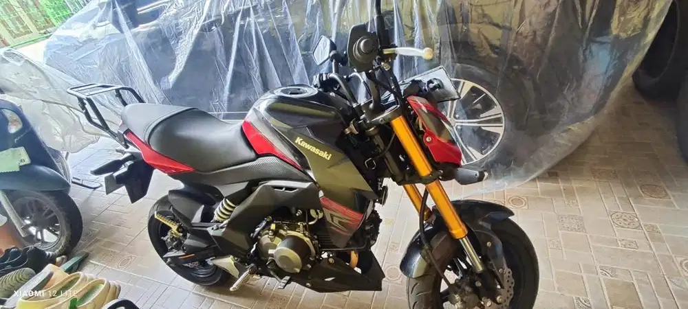 Kawasaki Z125 warna merah hitam
