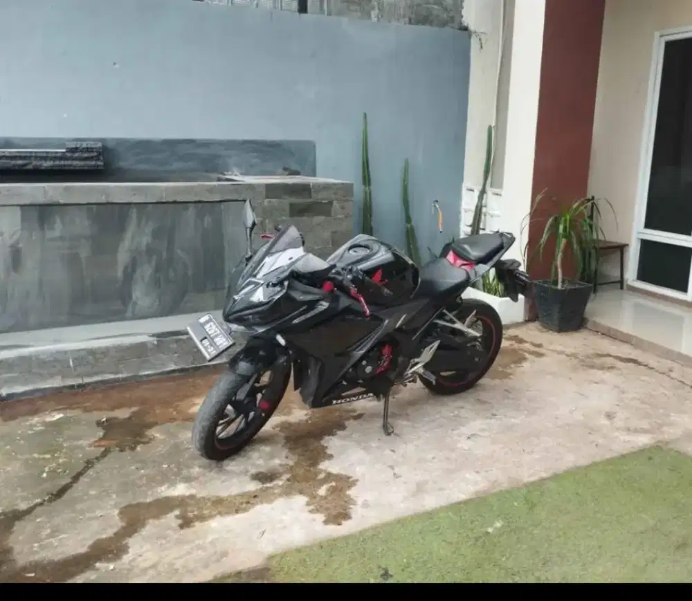CBR 150 modif 250 hitam 2016 pamulang