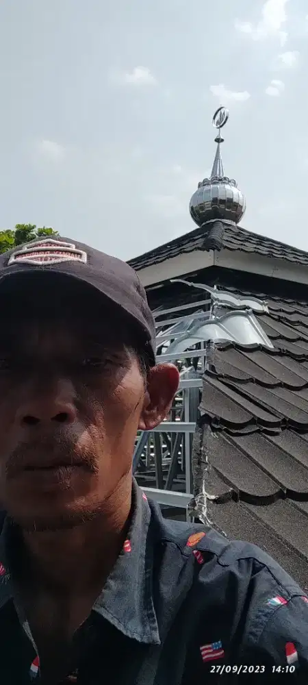 Rangka atap baja ringan