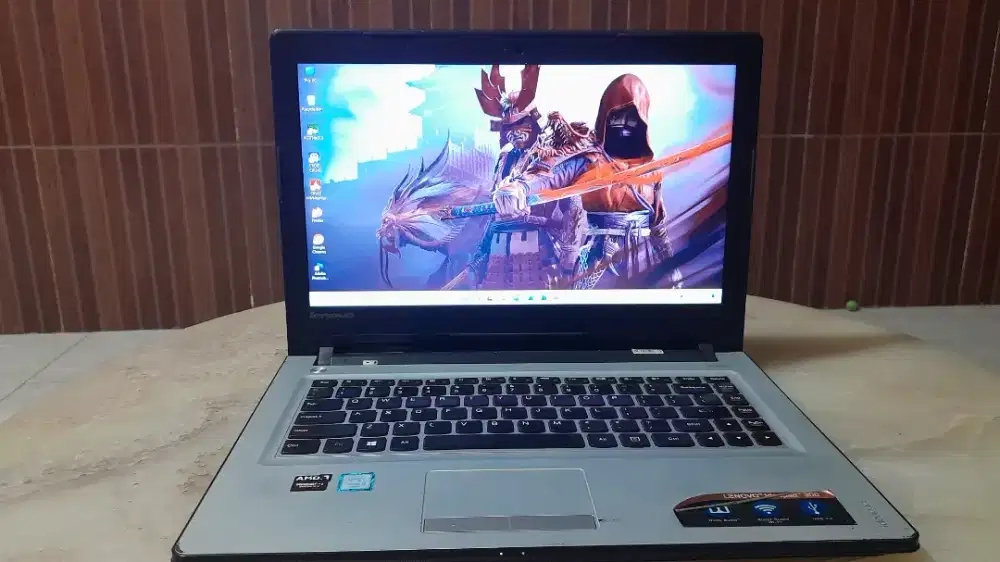 Laptop Lenovo ideapad300 core i5 Ram 8GB ssd 256GB Radeon R5 M330 GEN6