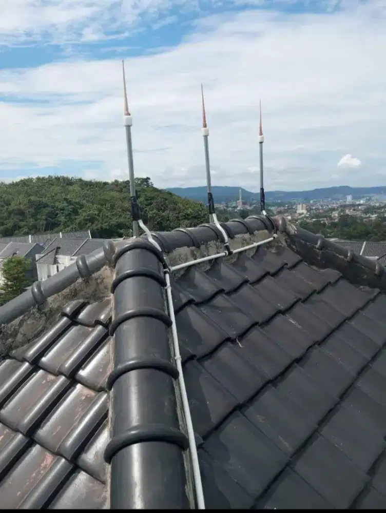 Pemasangan Penangkal Petir Elektrostatis