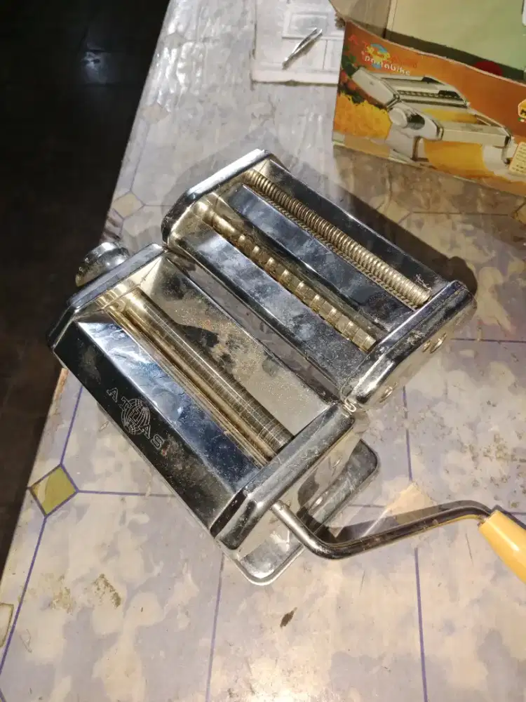 Alat giling mie / pangsit