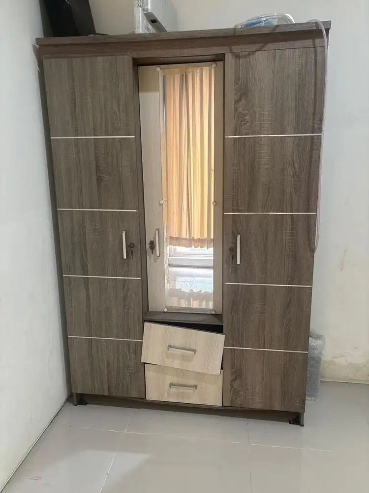 Lemari Pakaian 2 Pintu
