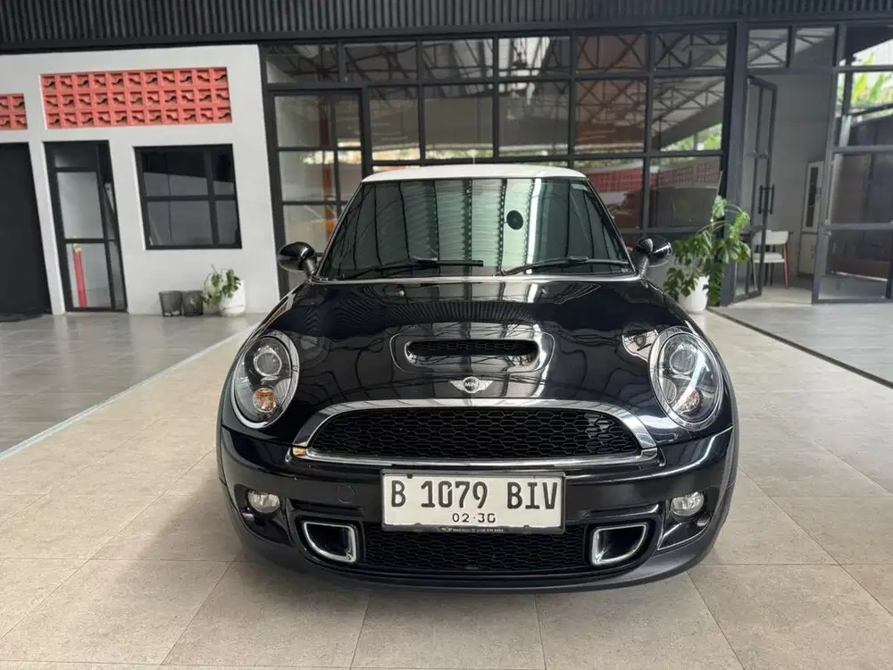 Mini Cooper S 2014 KM 40rb warna hitam