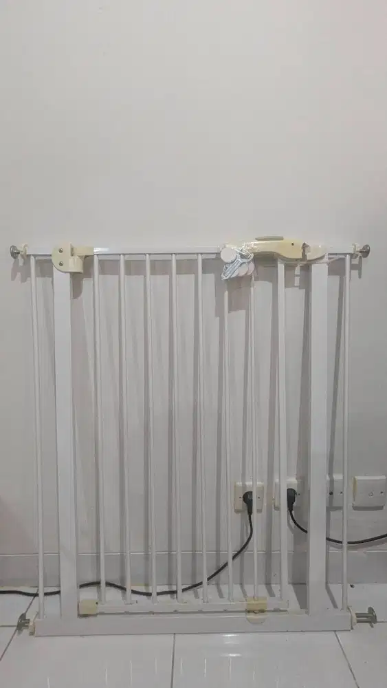 Baby Safe XY009 Pressure Fit Safety Gate - Pagar Pengaman Anak Bayi