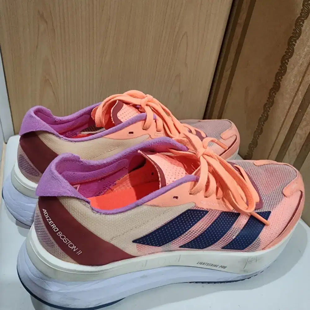 Sepatu Lari Adidas Adizero Boston 11