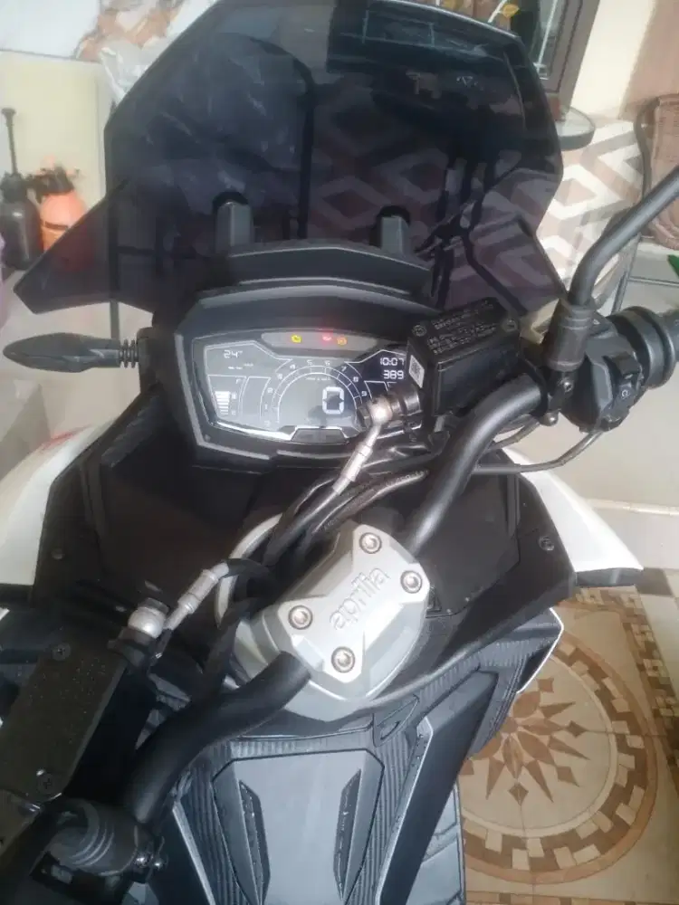 Jual motor aprilia SR-GT 200