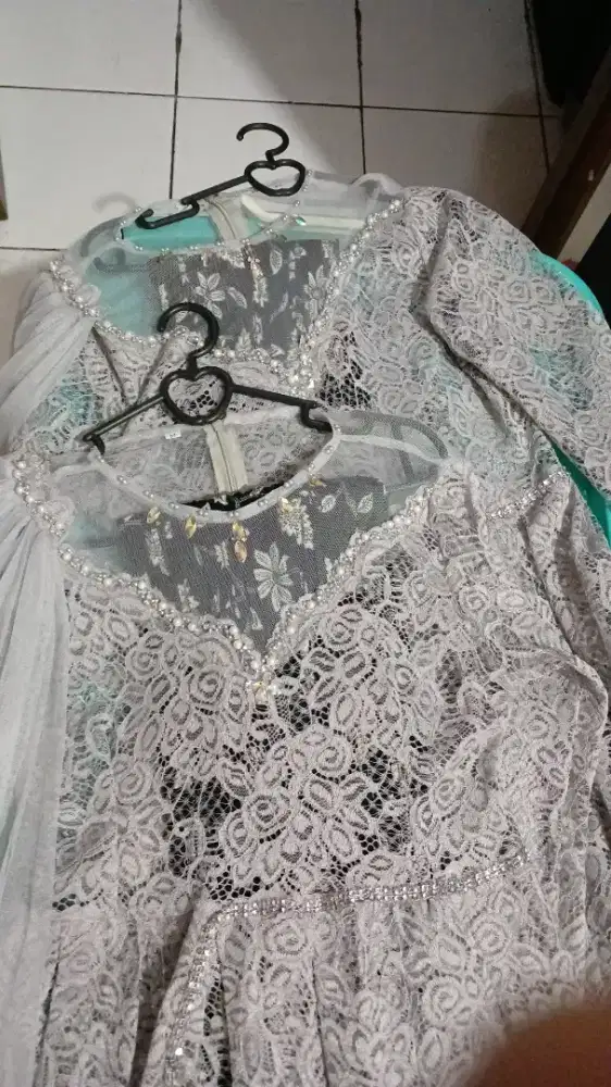 Dijual murah berbagai jenis dress dan kebaya