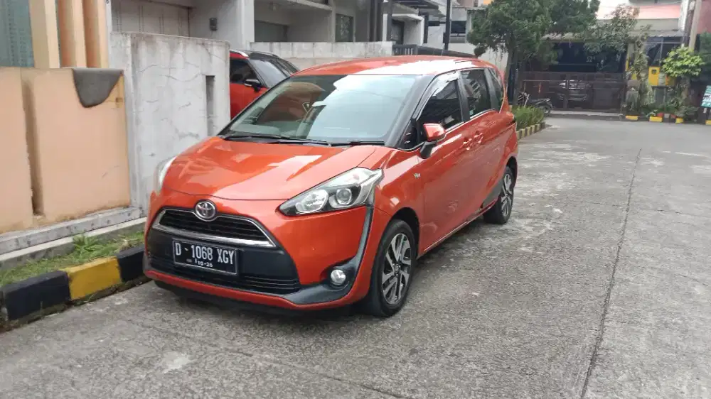 Toyota sienta 2016 v matic