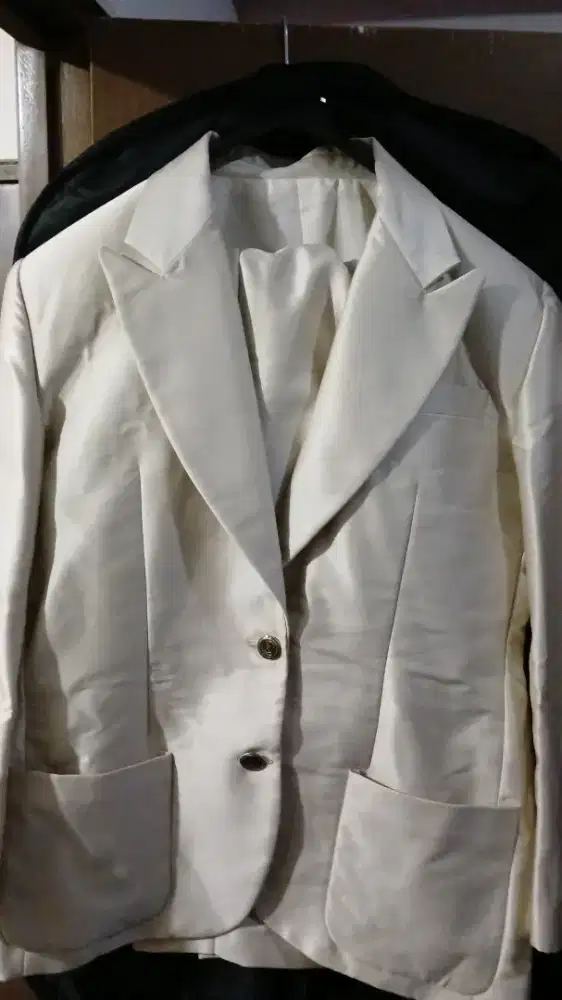 Dijual murah jas dan beskap untuk pengantin dan orangtua