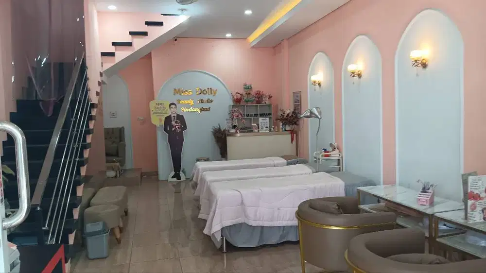 Disewakan Ruko 2 Lantai Full Renov & STRATEGIS utk Usaha