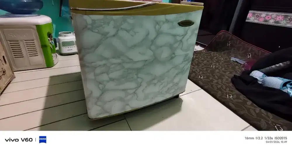 Dijual kulkas mini cocok untuk di kostan