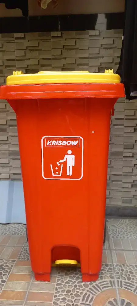 Tong sampah krisbow