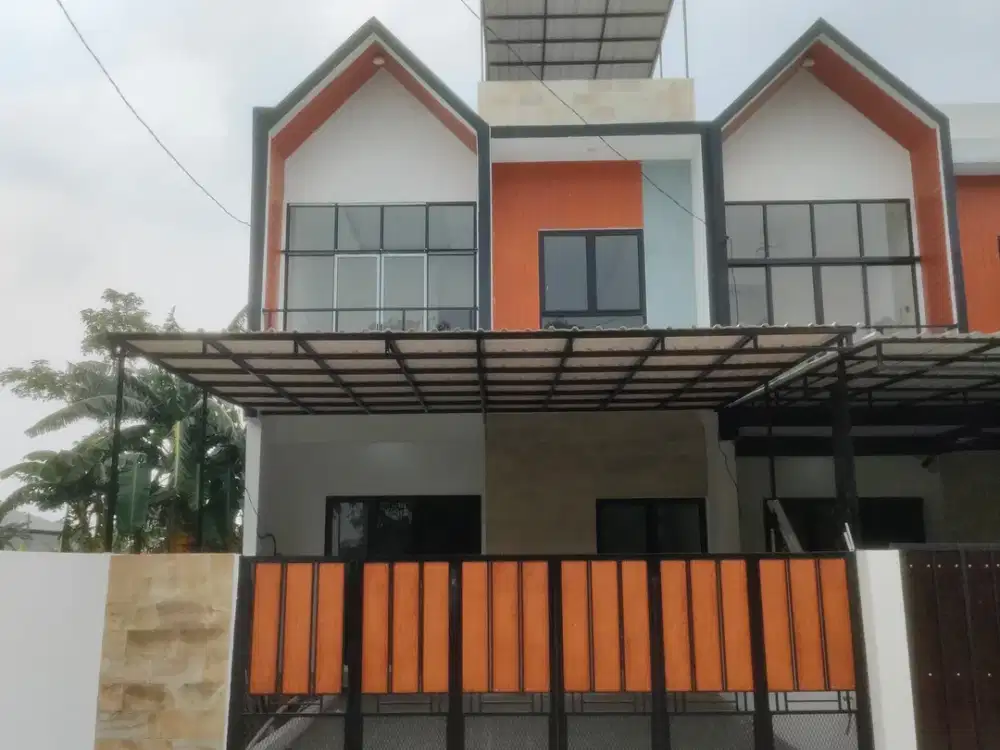 Town house 2,5 Lantai Siap Huni Tanah Luas