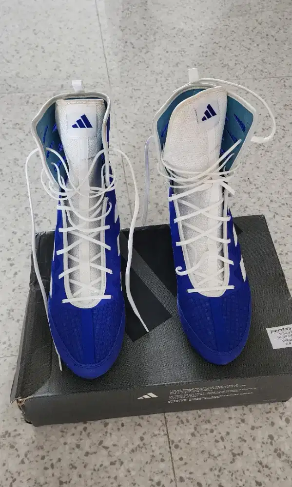 Adidas Box Hog 4