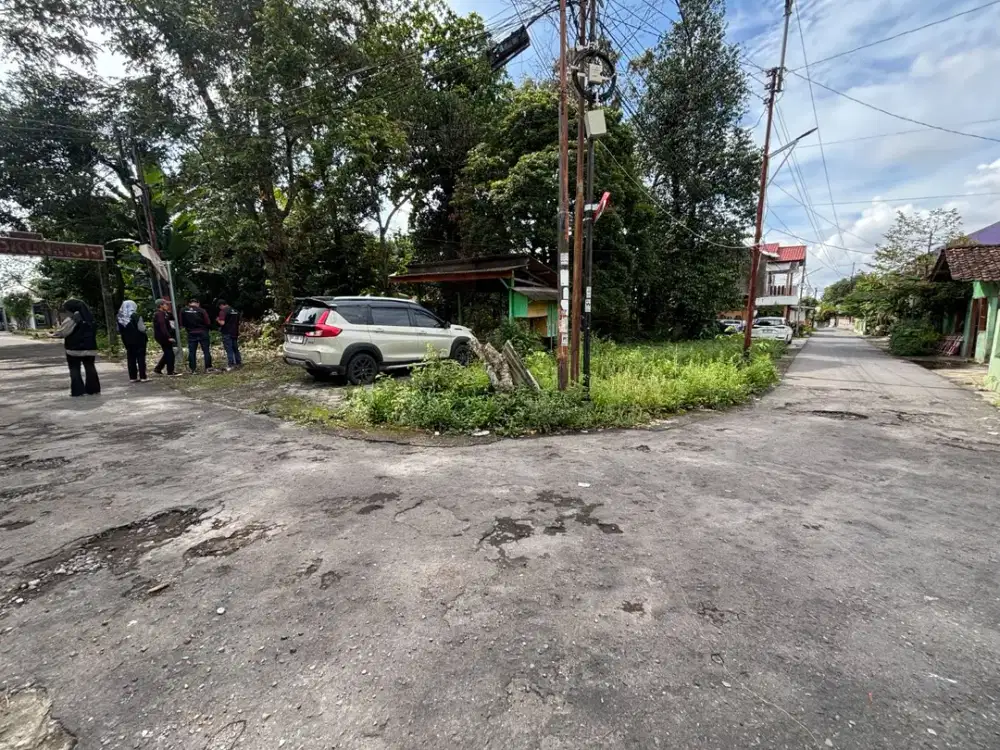 Tanah SHM Tengah Kota Sleman Belakang Polda