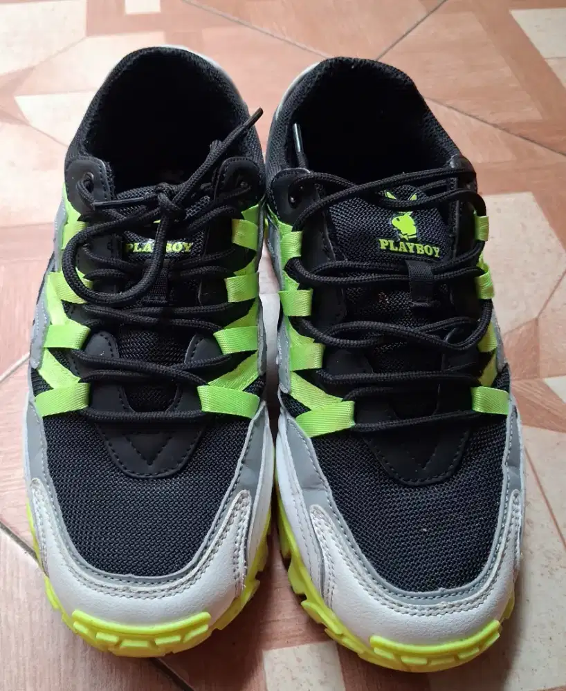 SEPATU PLAYBOY SIZE 40