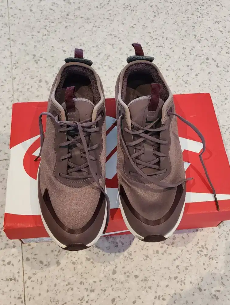 Nike Womens Air Max Dia