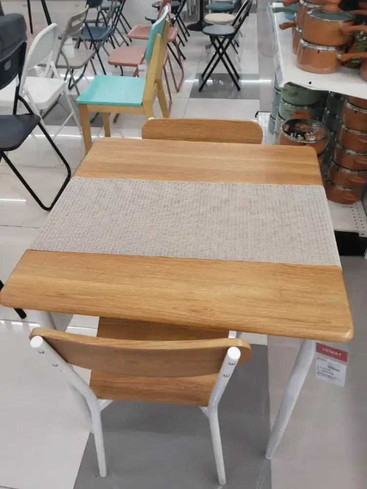 Meja Makan Minimalis