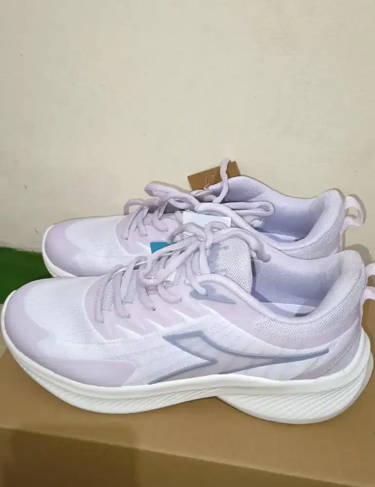 New Box Ori Sepatu Diadora