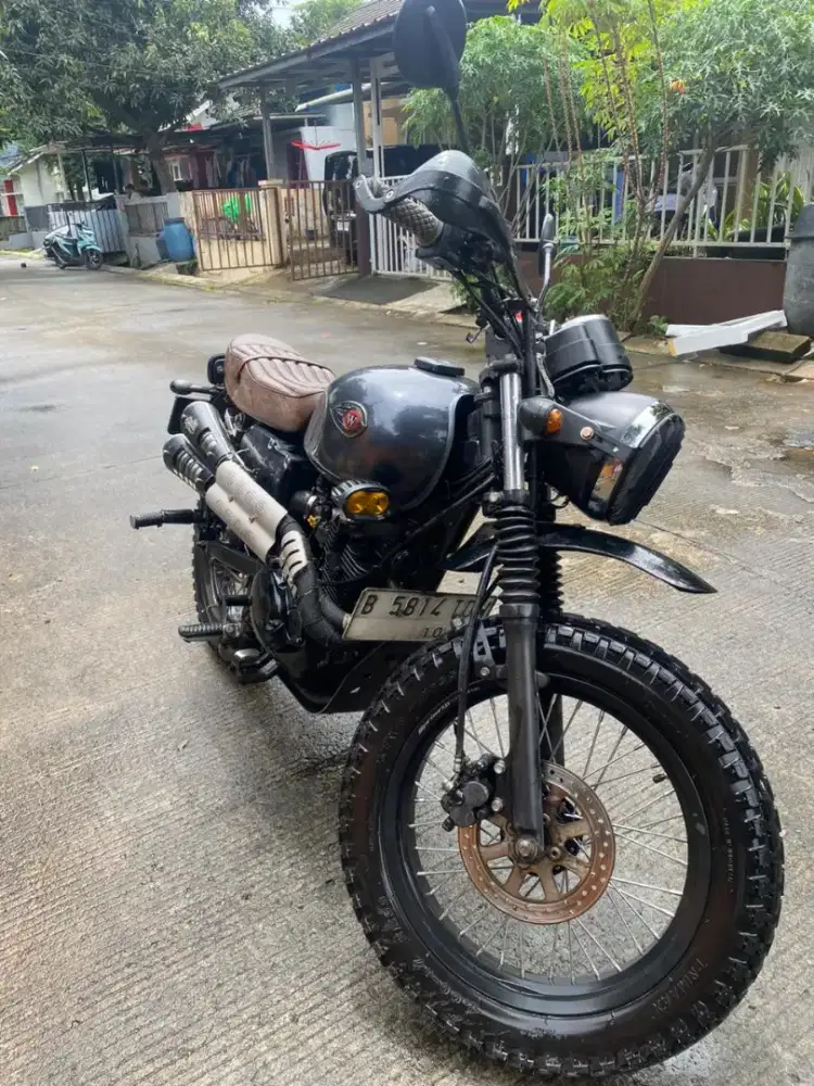 Kawasaki W175 SE Srambler