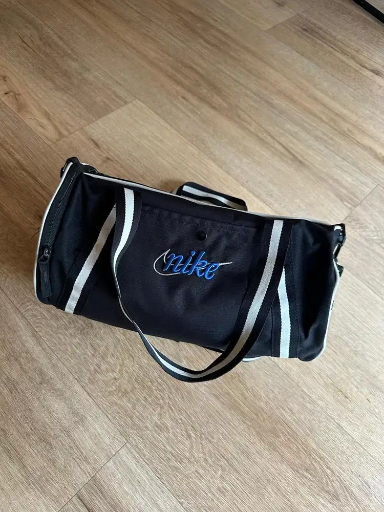 Tas Gym Nike ukuran 13 liter