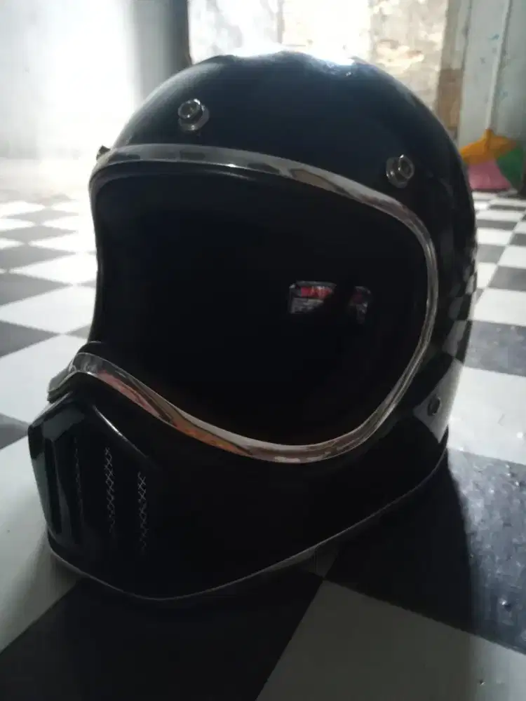 Helm cakil..jarang di pakai