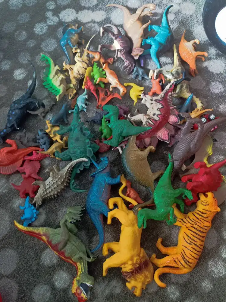 Mainan Dinosaurus anak
