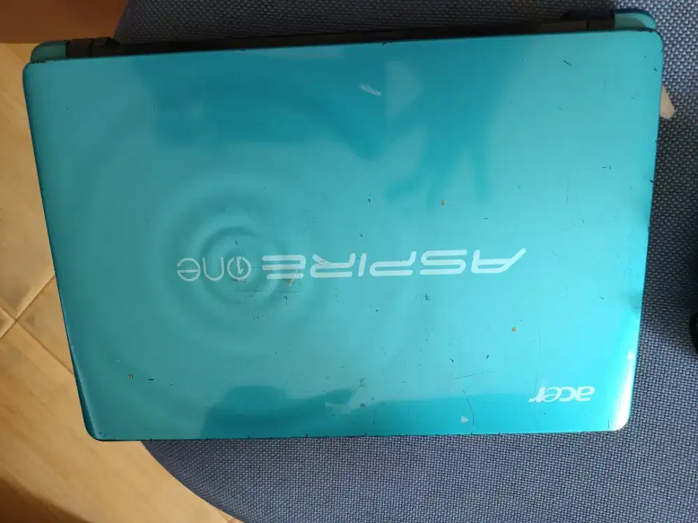 Lapto Acer aspire one 722