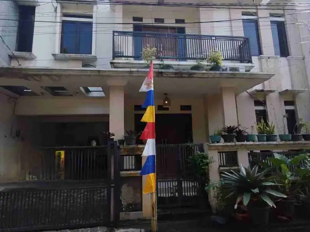 Rumah 2 Lantai Bebas Banjir Di Perumahan Mampang Indah Depok