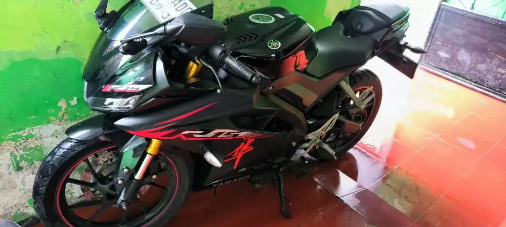 YAMAHA R15 V3 LOW KM