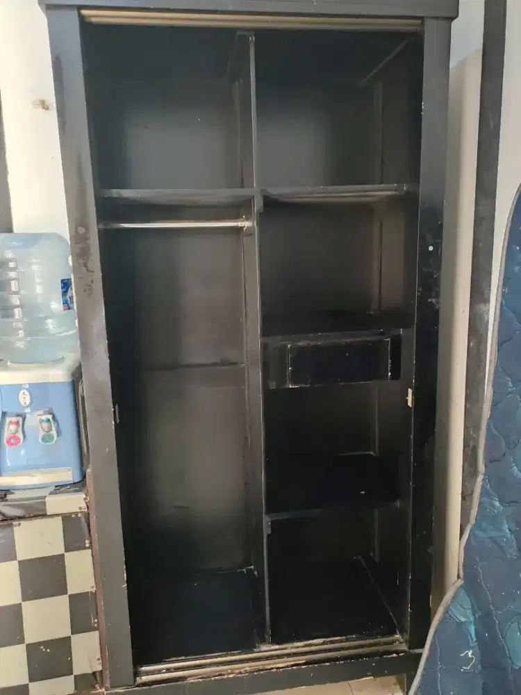 di jual cepat karna mao pindahan lemari sleding