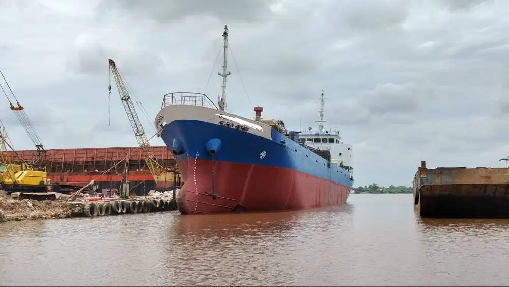 Jual kapal cargo