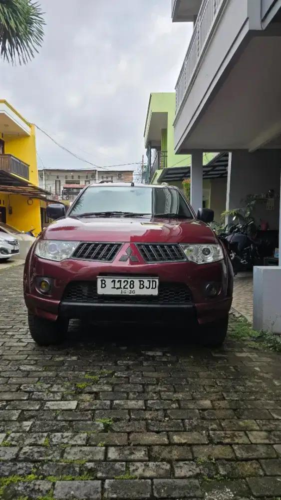 Mitsubishi Pajero Exceed 2010 4x2 Low KM