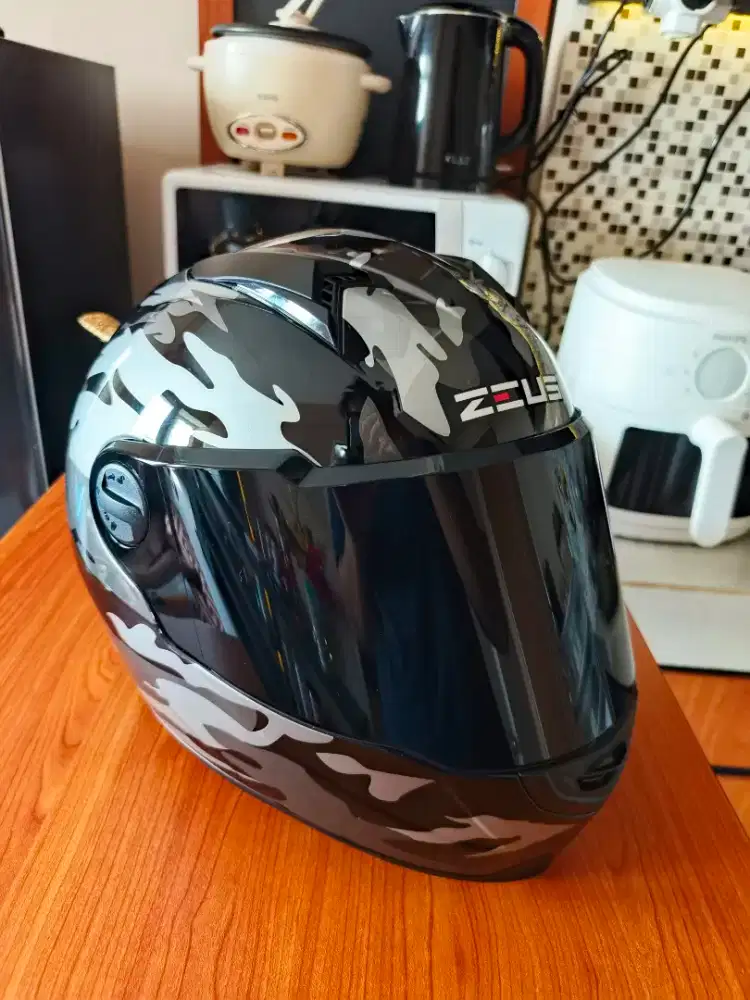 Helm Full Face ZEUS ZS-811C Original – Siap Pakai, Harga Santai