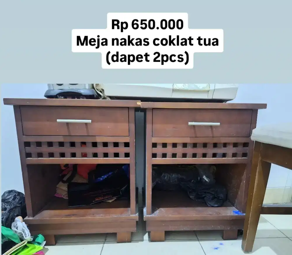 Dijual 2 meja kayu / meja nakas (dapet 2pcs)