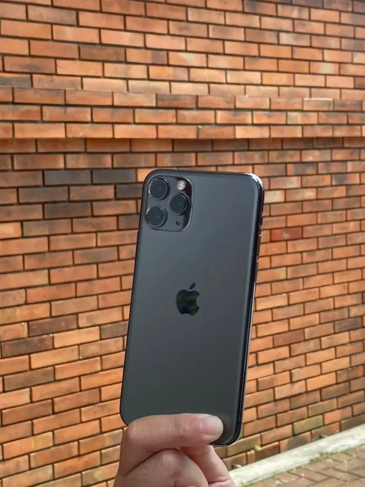 Iphone 11 pro Hitam