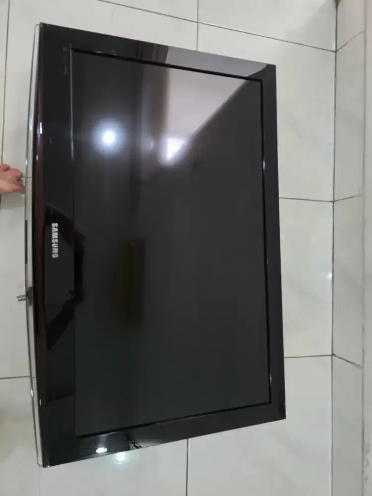 SAMSUNG LCD 32 inch (Analog) + Bracket